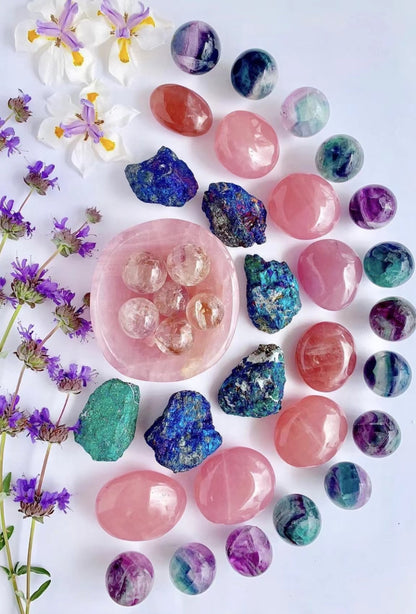 Artificial crystals that are comparable to natural crystals