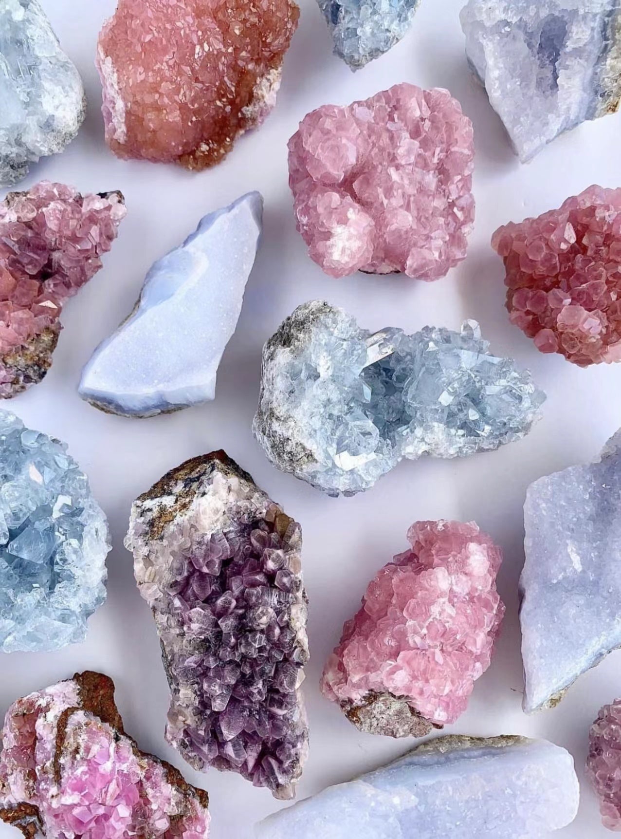 Artificial crystals that are comparable to natural crystals